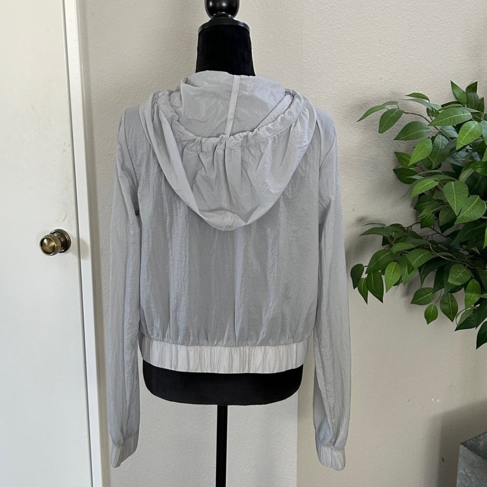 Fabletics Donovan Windbreaker - Size M - image 4